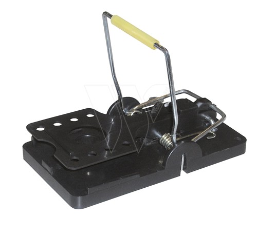 Rat trap made of plastic and steel