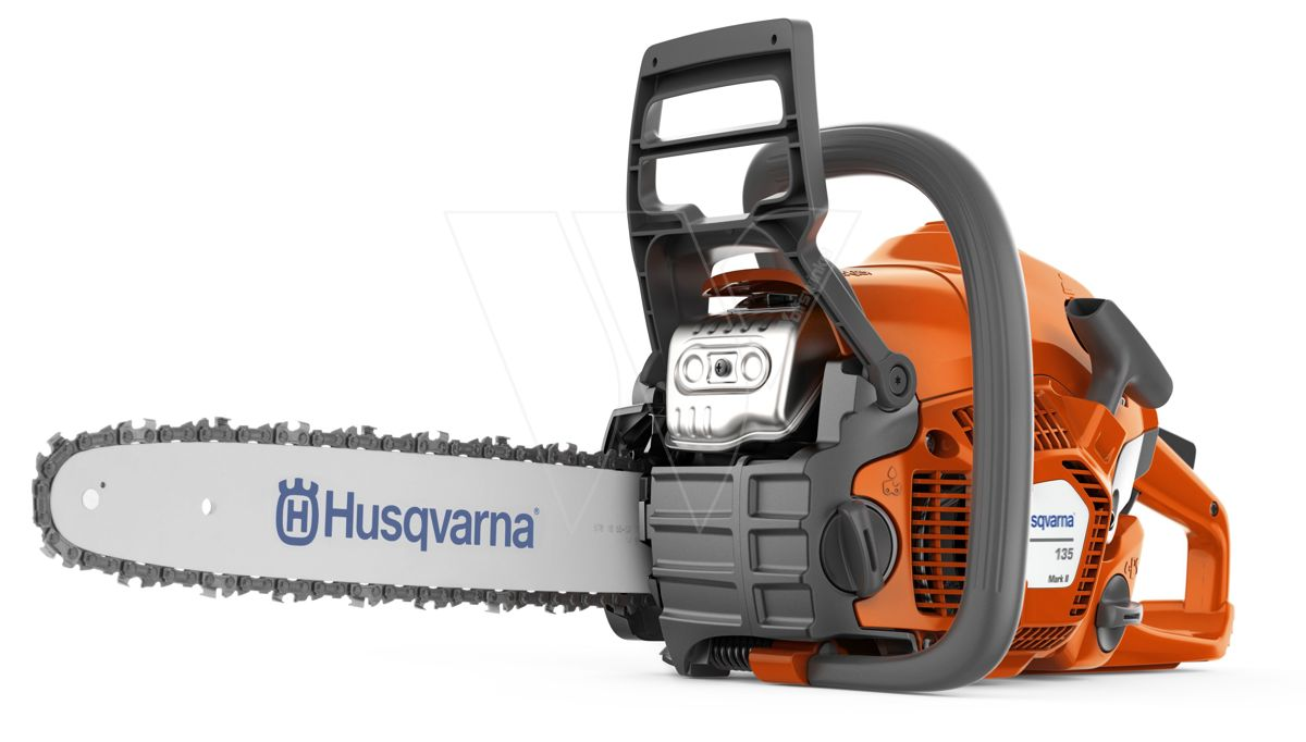 Husqvarna 135 mark 2 chainsaw action