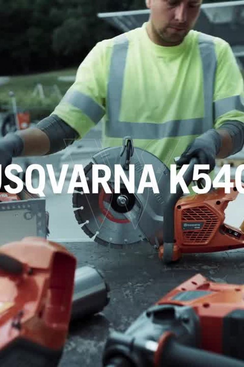 Husqvarna k540i battery cutter action!